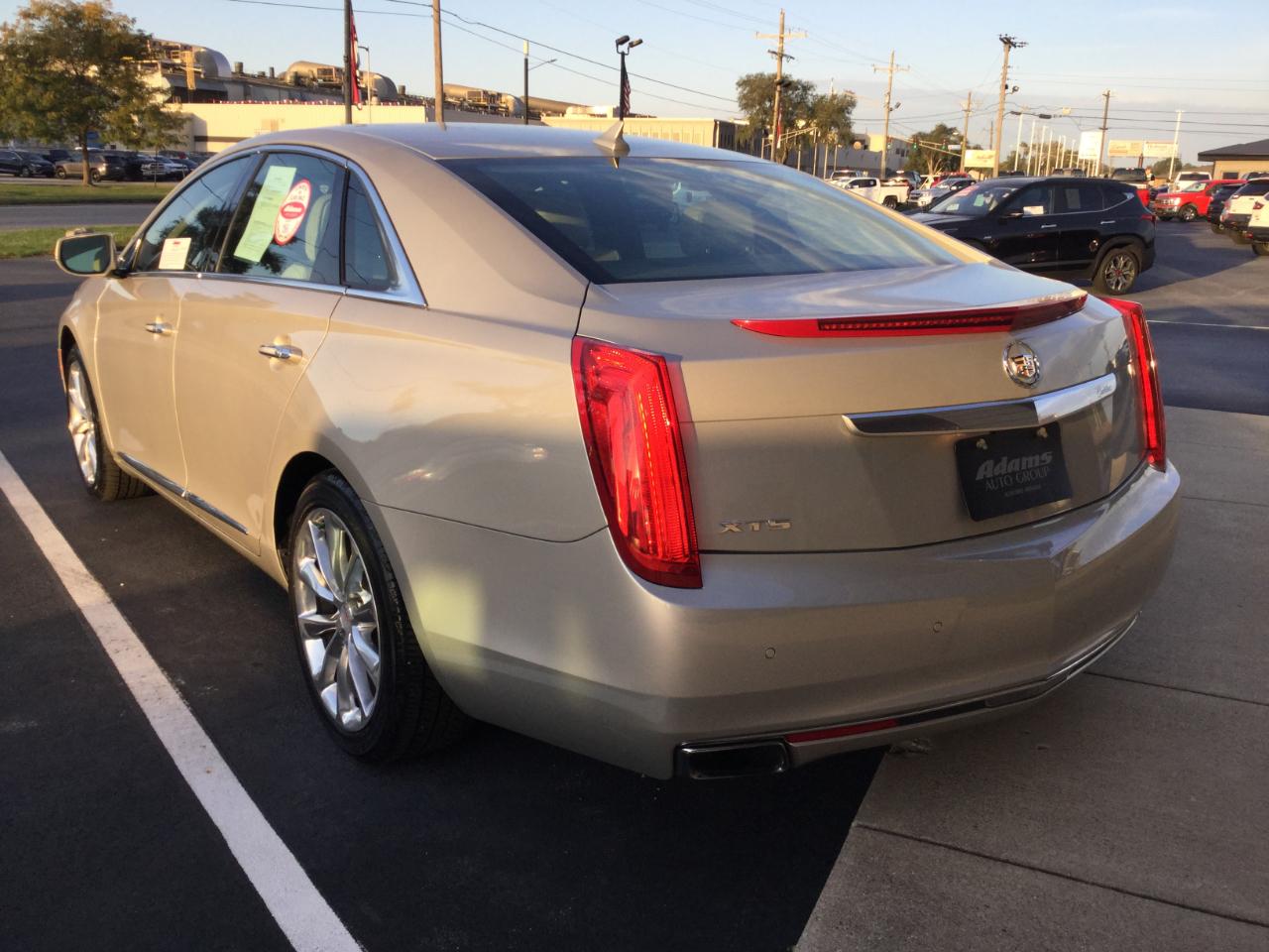 Cadillac XTS 4dr Sdn Luxury FWD 2014