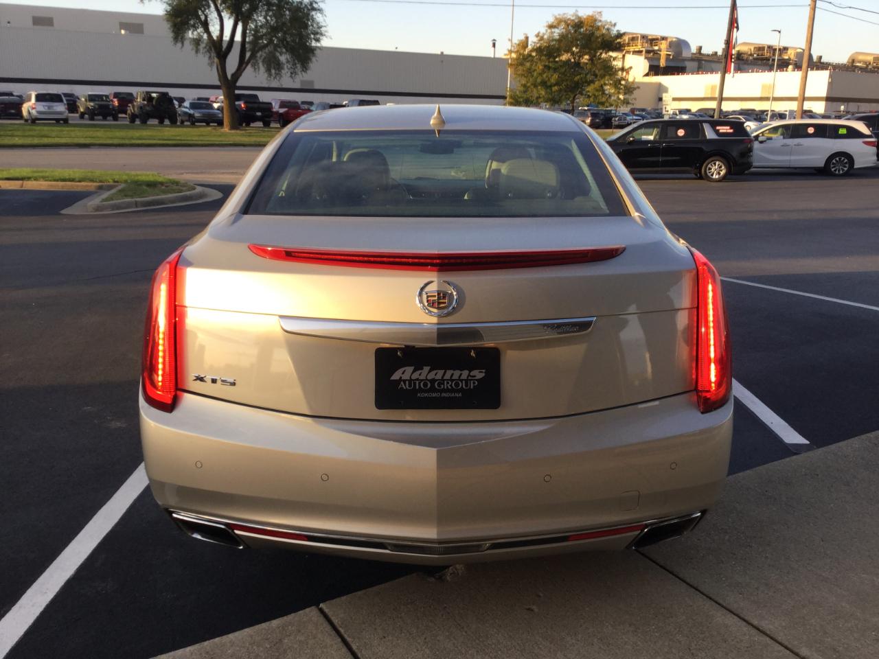 Cadillac XTS 4dr Sdn Luxury FWD 2014