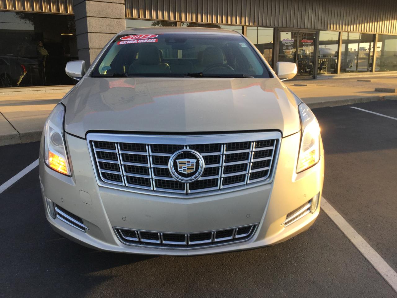 Cadillac XTS 4dr Sdn Luxury FWD 2014