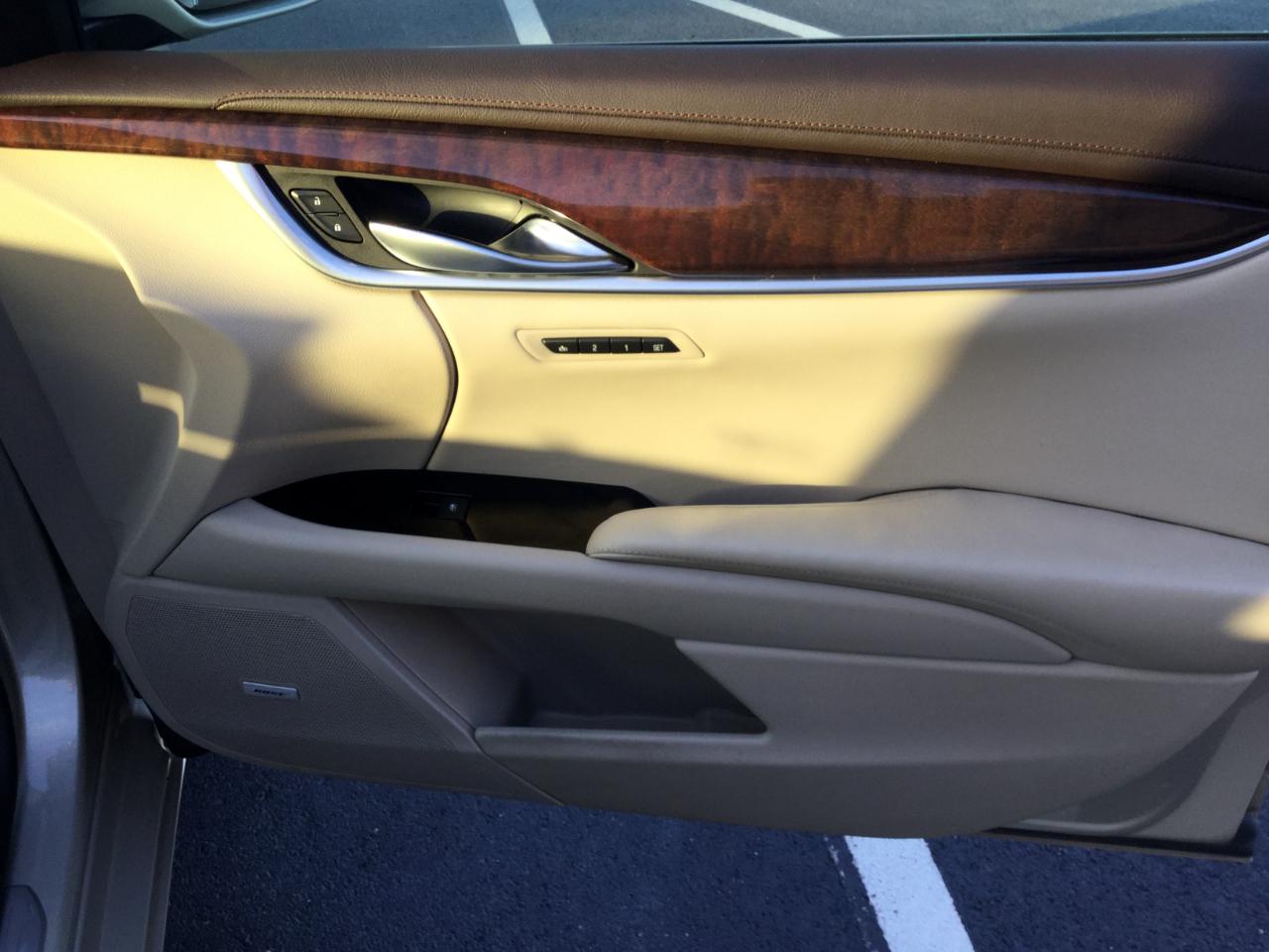 Cadillac XTS 4dr Sdn Luxury FWD 2014
