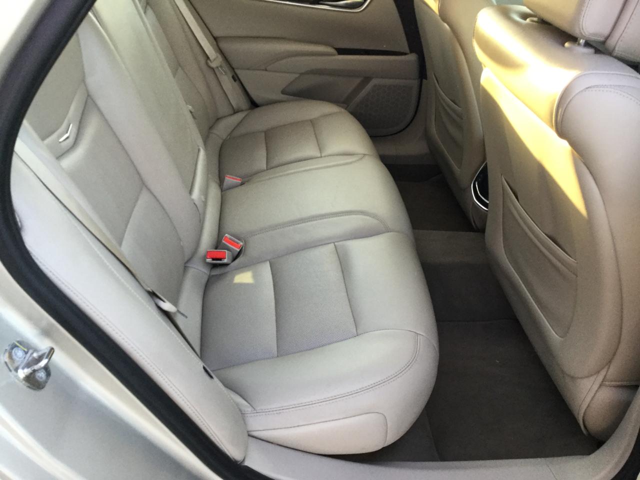 Cadillac XTS 4dr Sdn Luxury FWD 2014