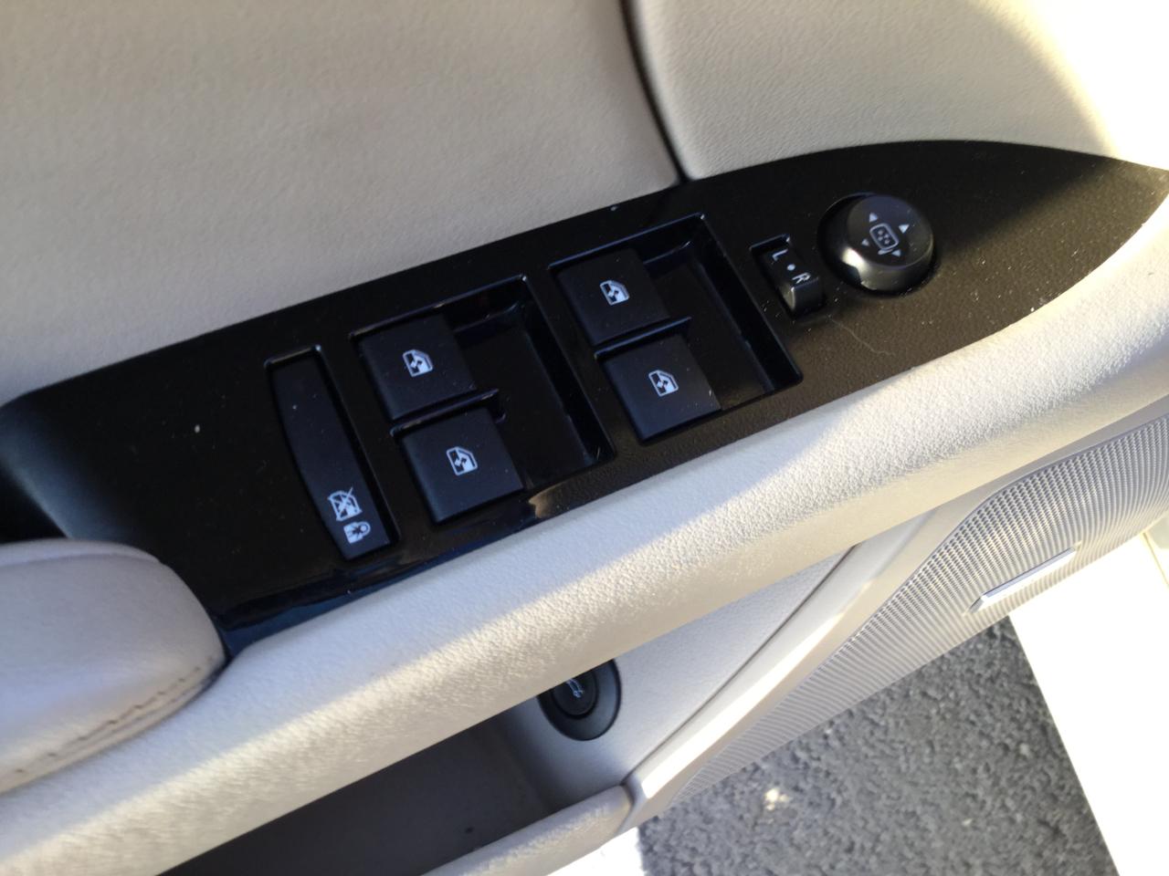 Cadillac XTS 4dr Sdn Luxury FWD 2014