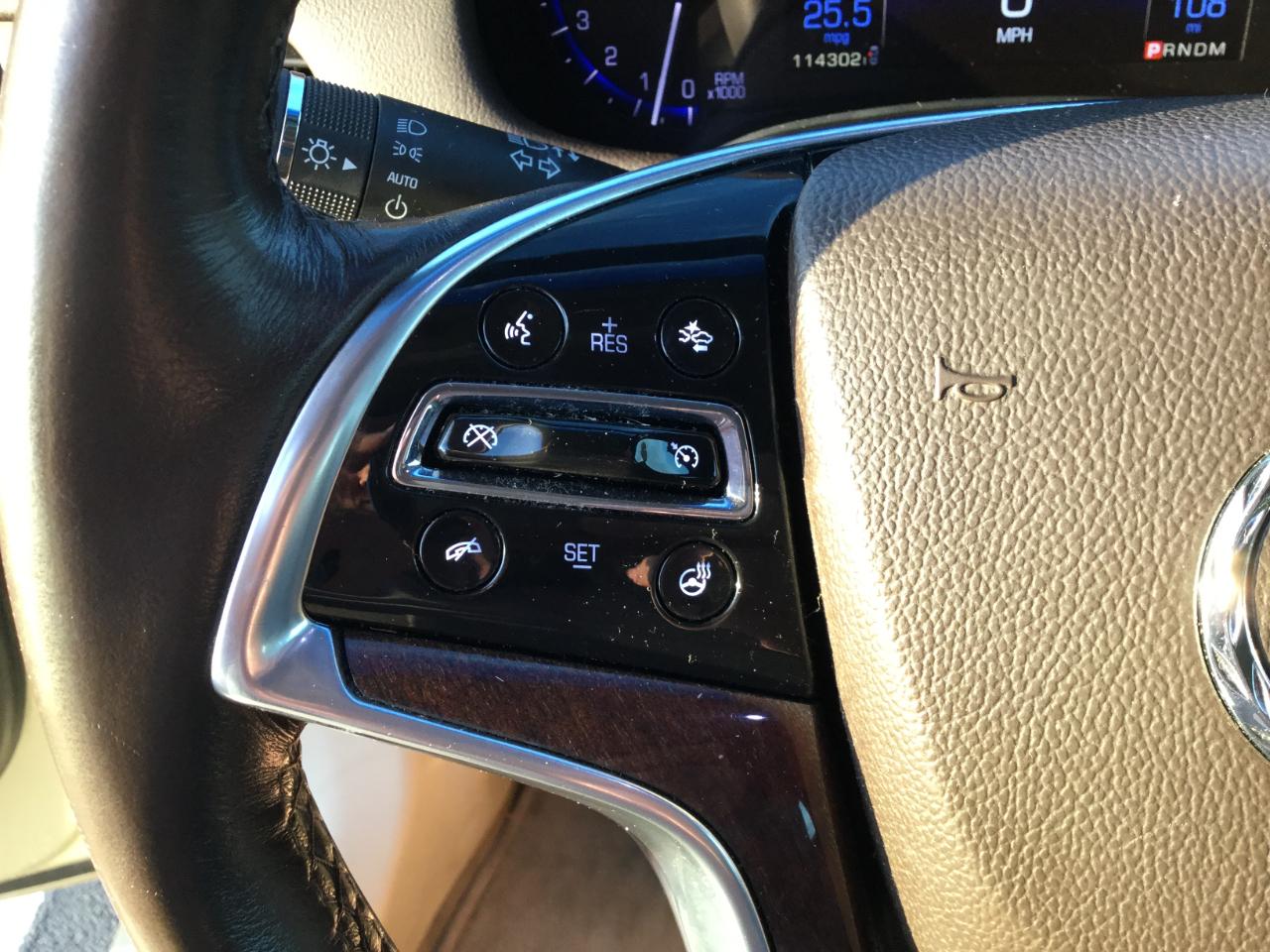 Cadillac XTS 4dr Sdn Luxury FWD 2014