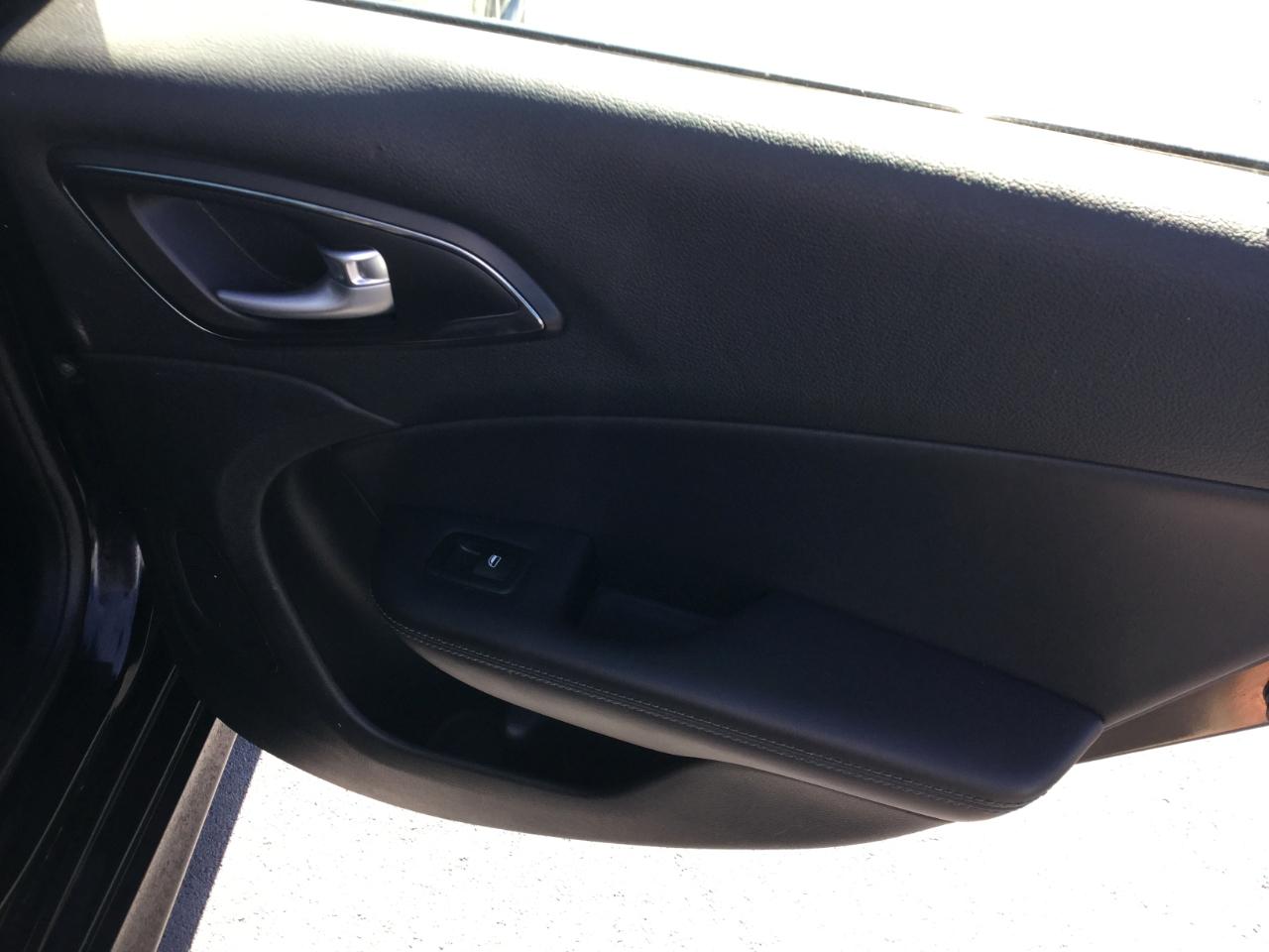 Chrysler 200 200S FWD 2017