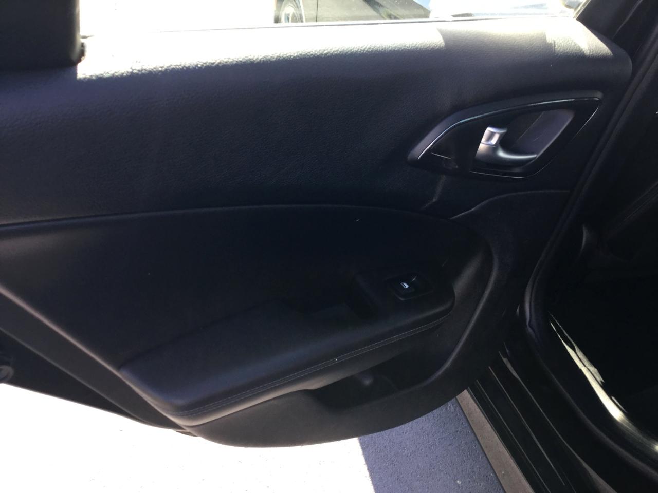 Chrysler 200 200S FWD 2017