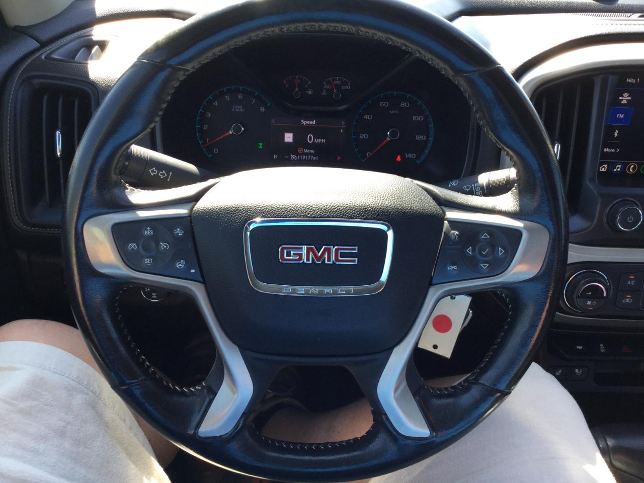 GMC Canyon 4WD Crew Cab 128.3" Denali 2019