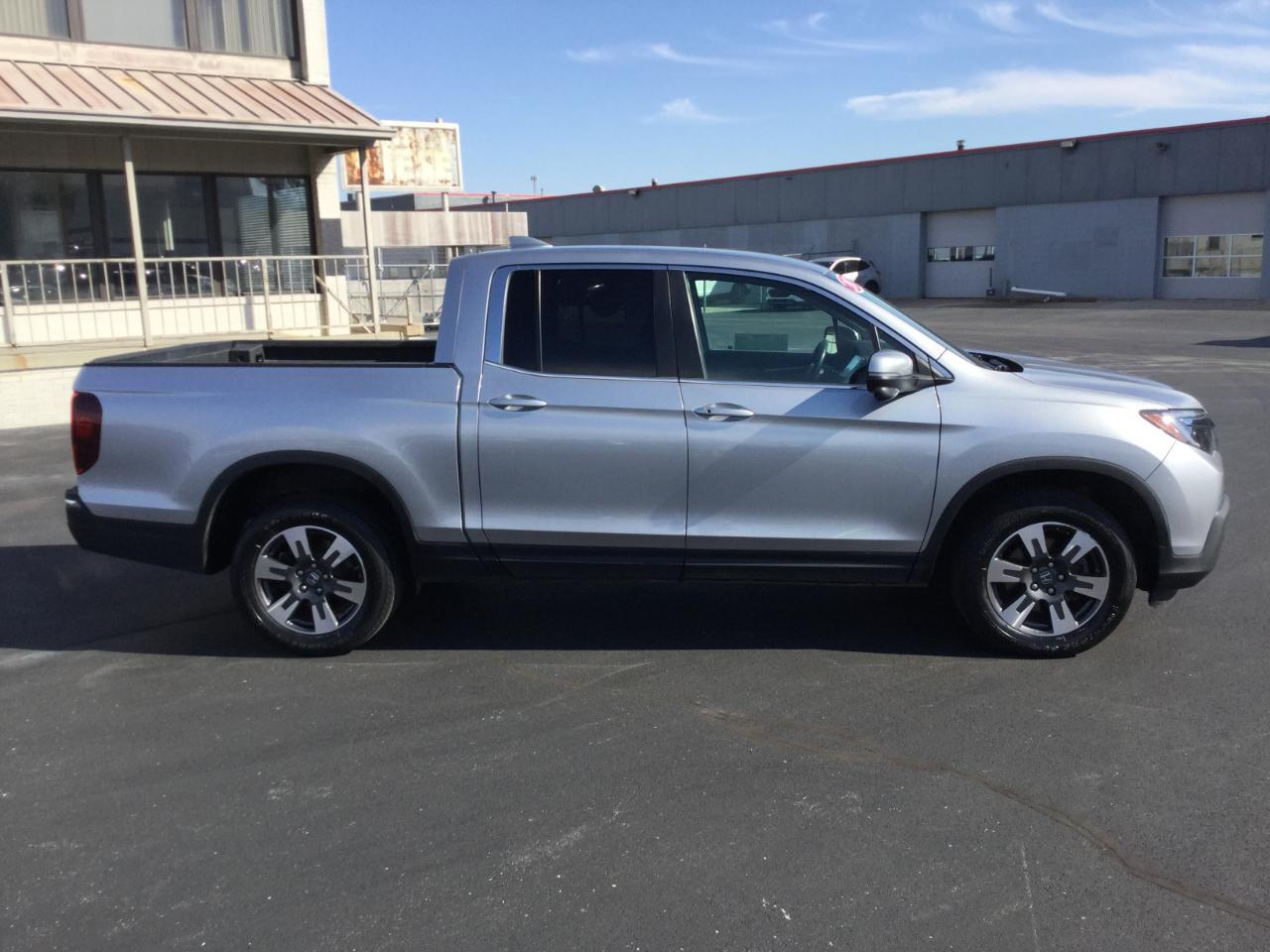 Honda Ridgeline RTL-T 4x4 Crew Cab 5.3' Bed 2017