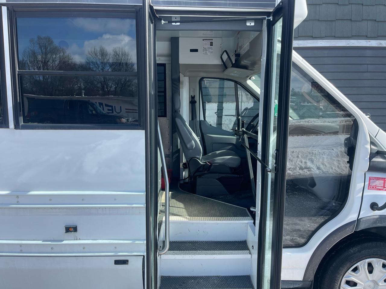 Ford Transit Cutaway T-250 SRW 138" WB 9000 GVWR 2017