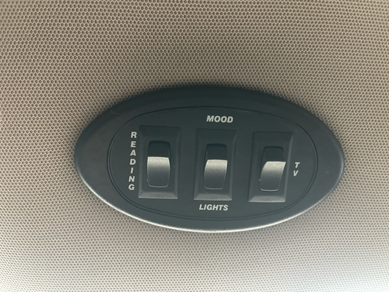 Chevrolet Express Passenger 1500 135" WB RWD 2011