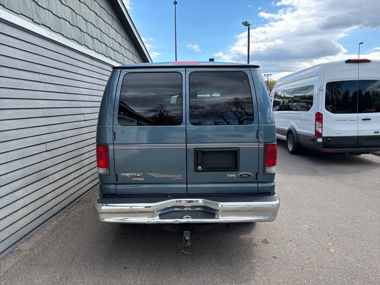 Ford E-Series Passenger Van  2014