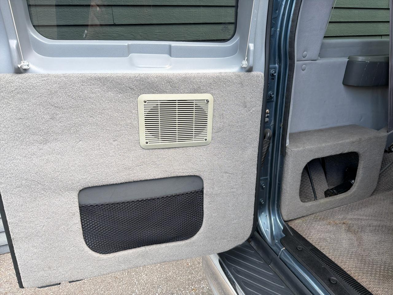 Ford E-Series Passenger Van  2014