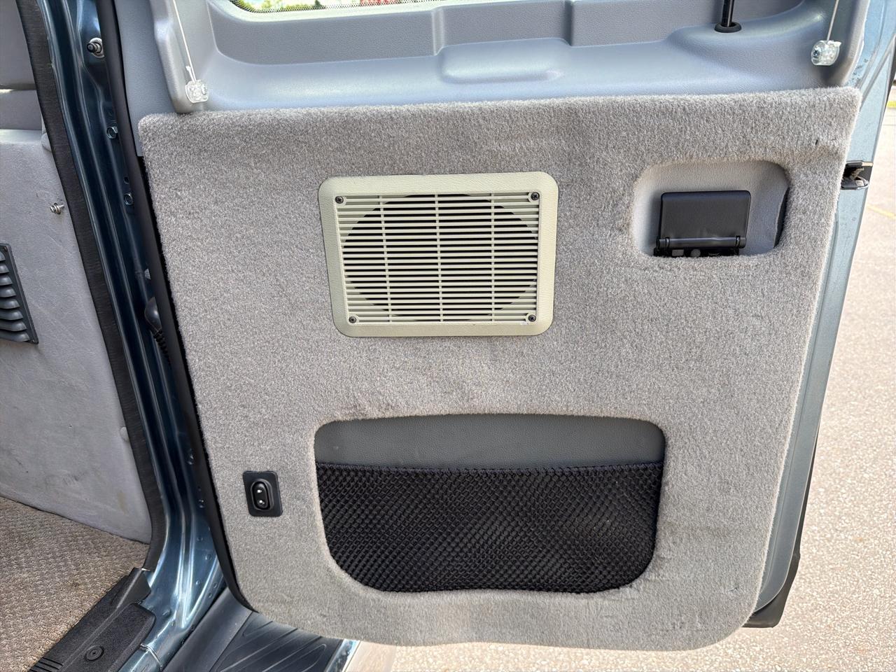 Ford E-Series Passenger Van  2014