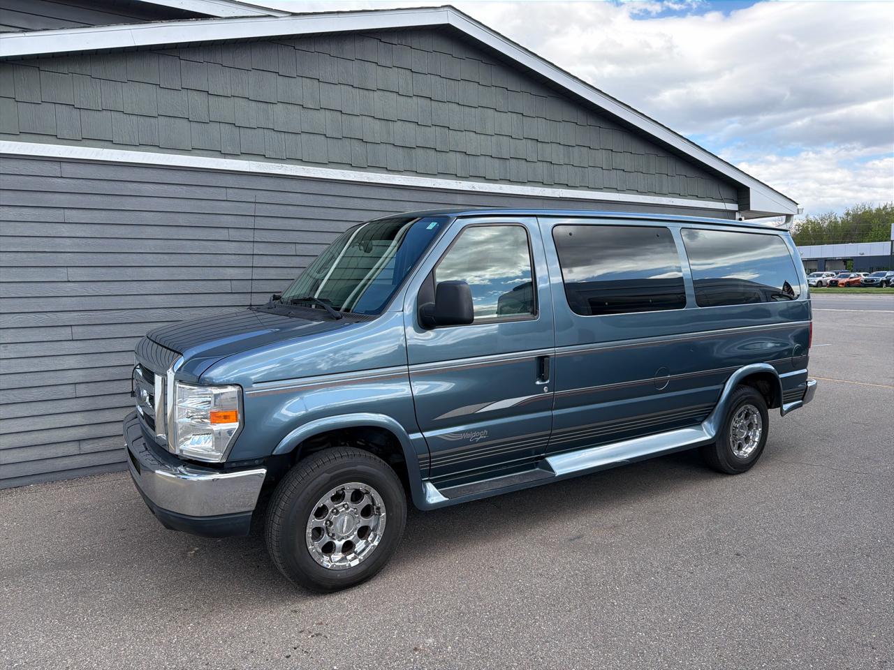 Ford E-Series Passenger Van  2014