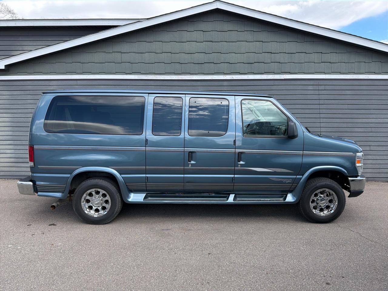 Ford E-Series Passenger Van  2014