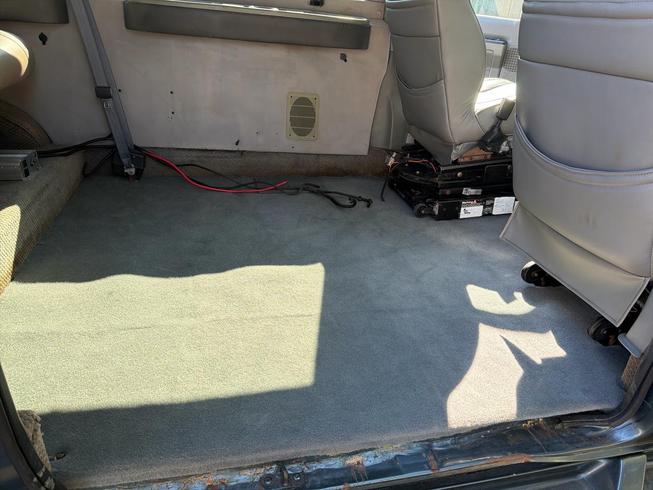 Ford E-Series Passenger Van  2014