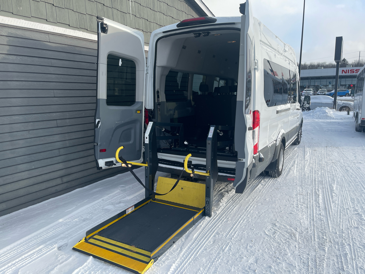 Ford Transit Passenger Wagon T-350 148" EL High Roof XL Sliding RH Dr DRW 2018