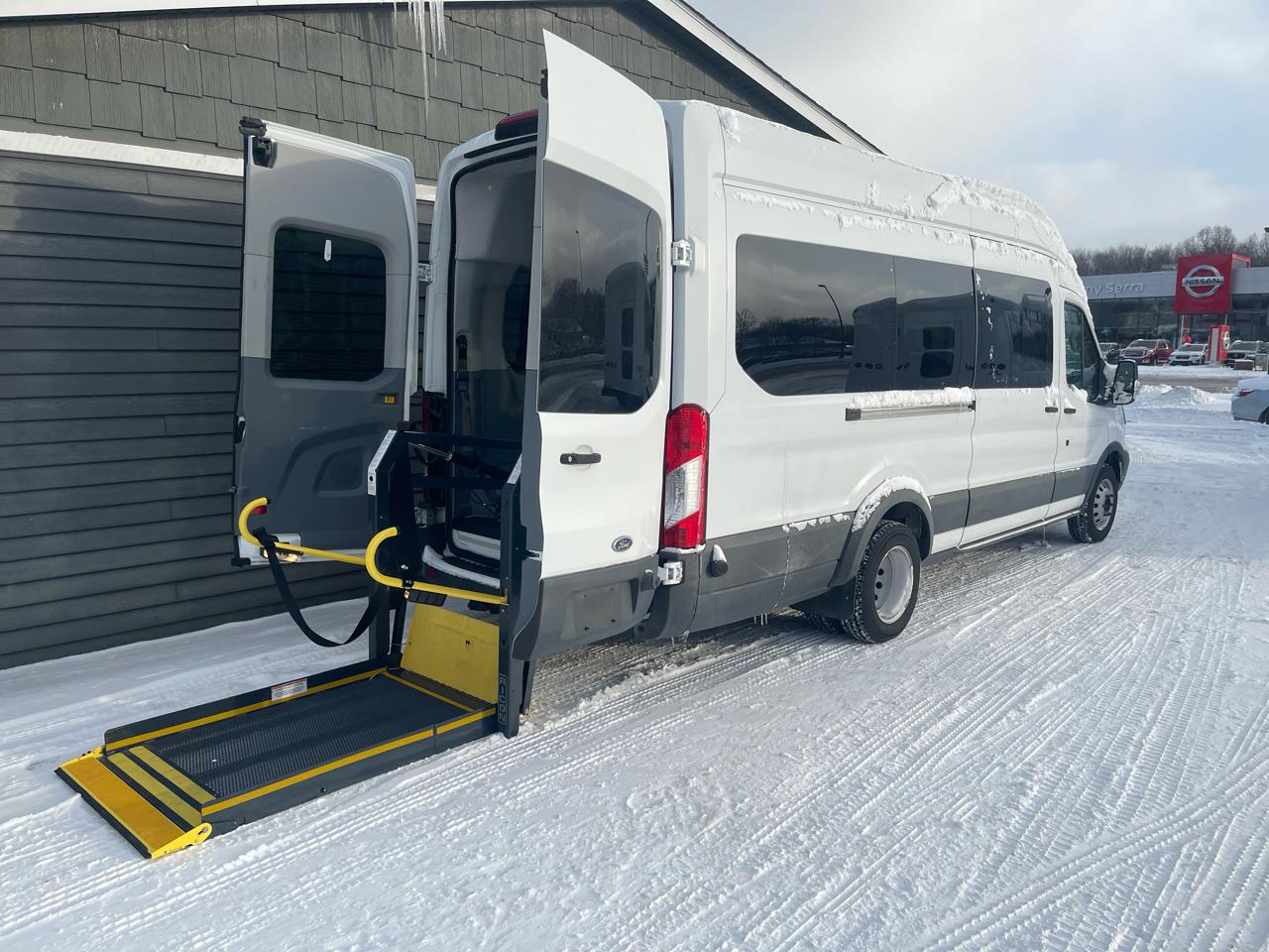 Ford Transit Passenger Wagon T-350 148" EL High Roof XL Sliding RH Dr DRW 2018