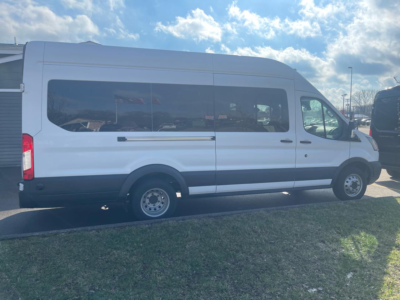 Ford Transit Passenger Wagon T-350 148" EL High Roof XL Sliding RH Dr DRW 2018