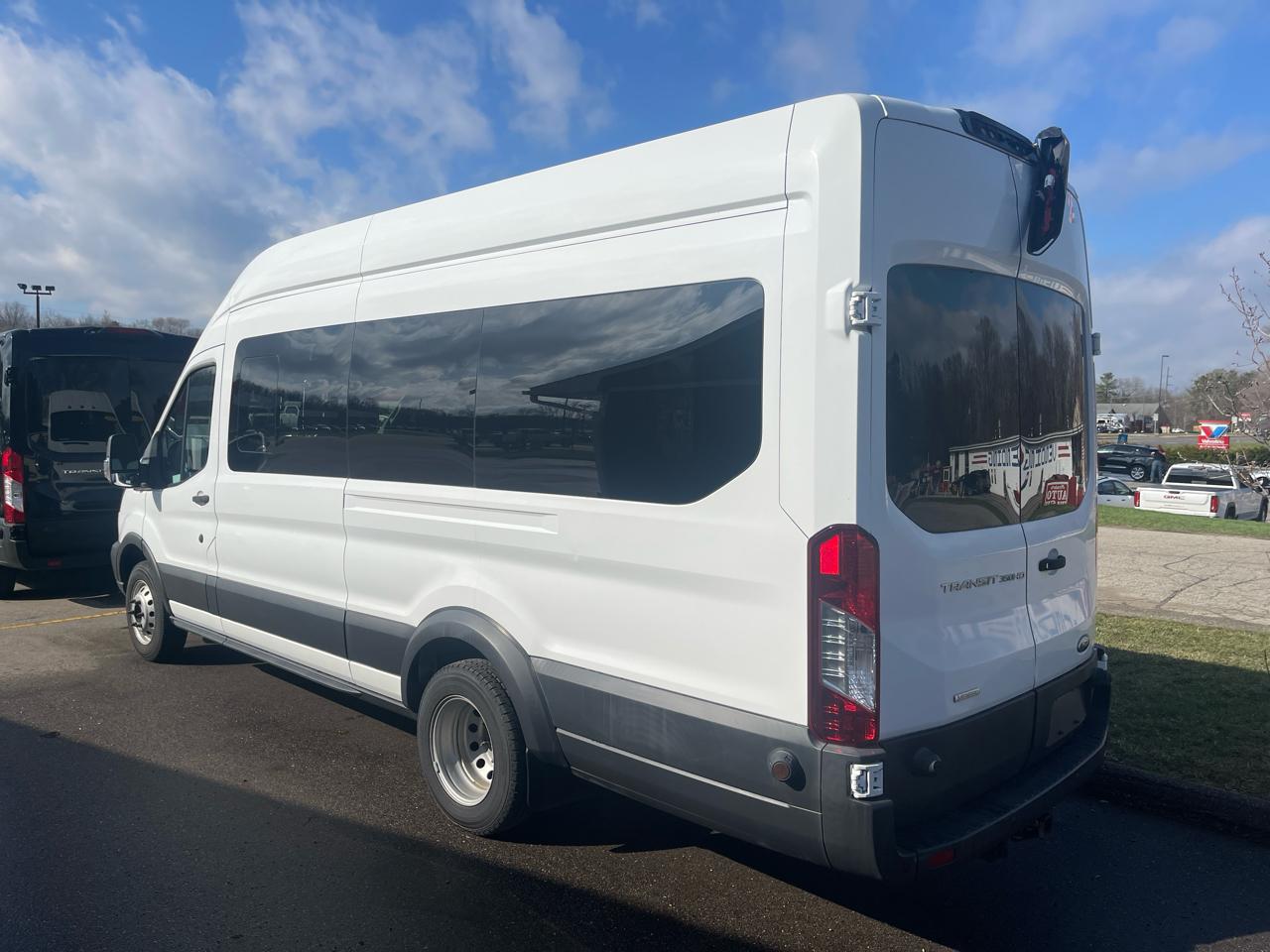 Ford Transit Passenger Wagon T-350 148" EL High Roof XL Sliding RH Dr DRW 2018