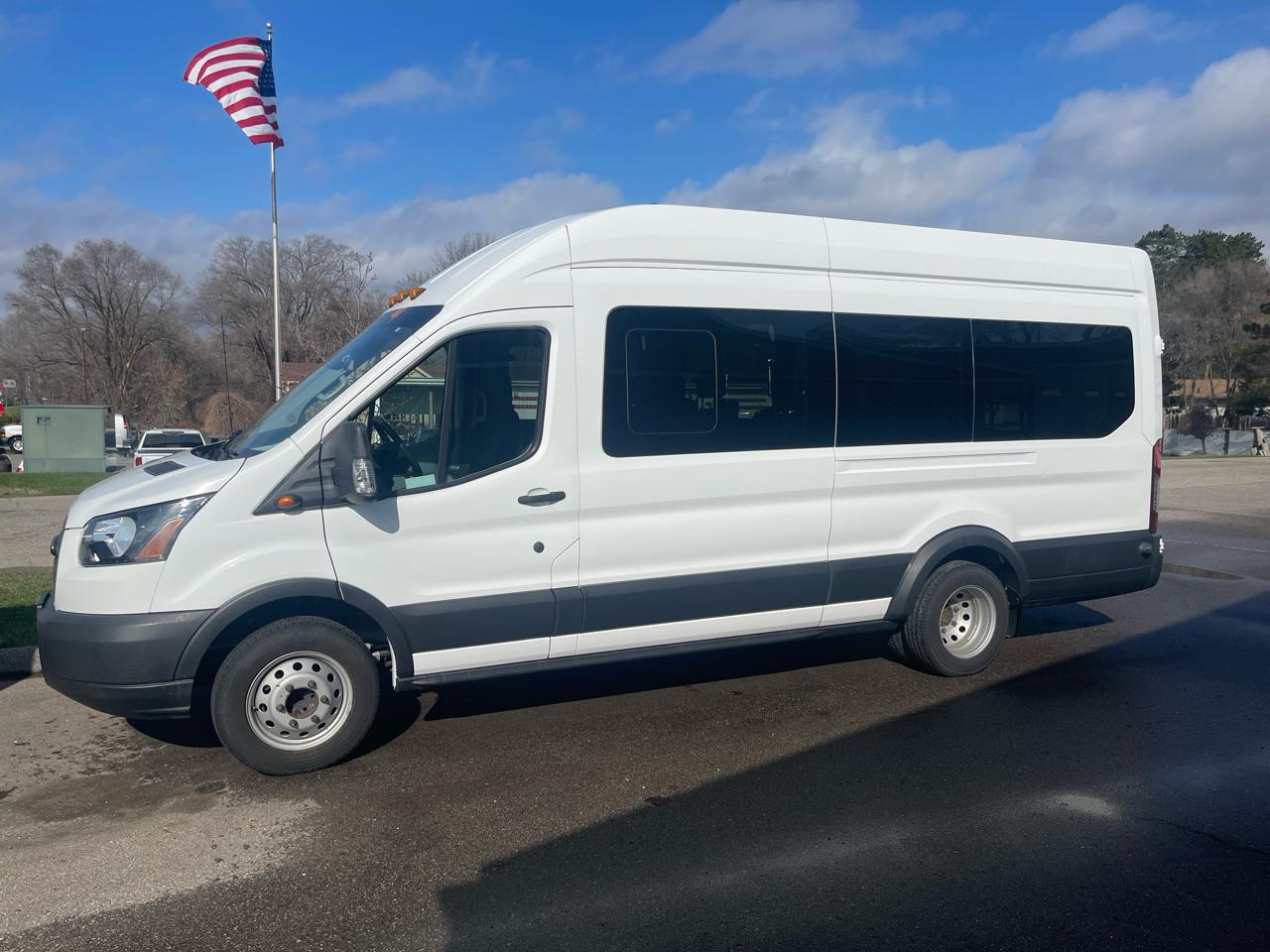 Ford Transit Passenger Wagon T-350 148" EL High Roof XL Sliding RH Dr DRW 2018