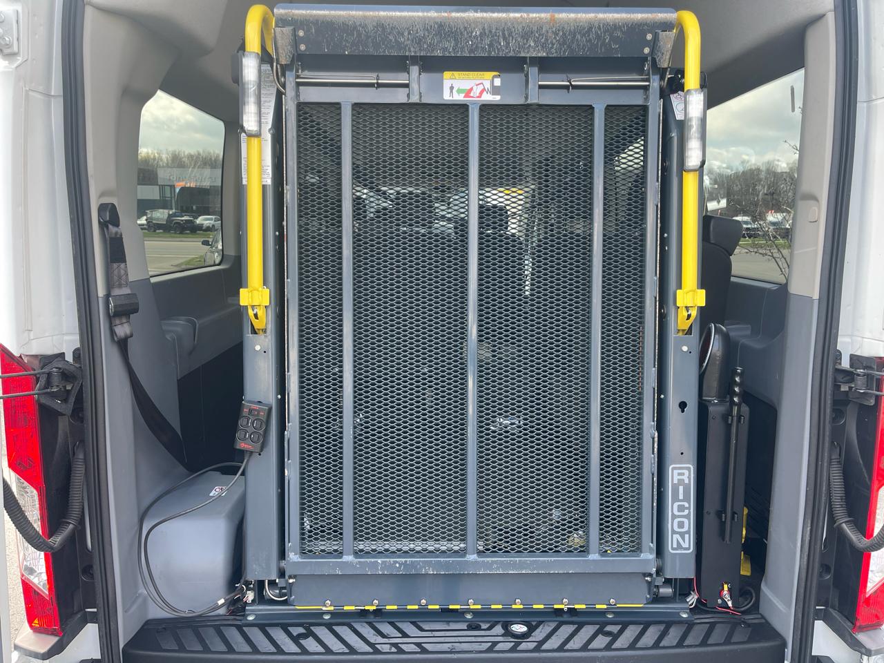 Ford Transit Passenger Wagon T-350 148" EL High Roof XL Sliding RH Dr DRW 2018