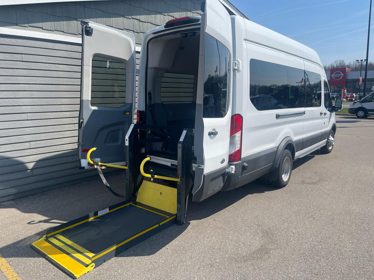 Ford Transit Passenger Wagon T-350 148" EL High Roof XL Sliding RH Dr DRW 2018