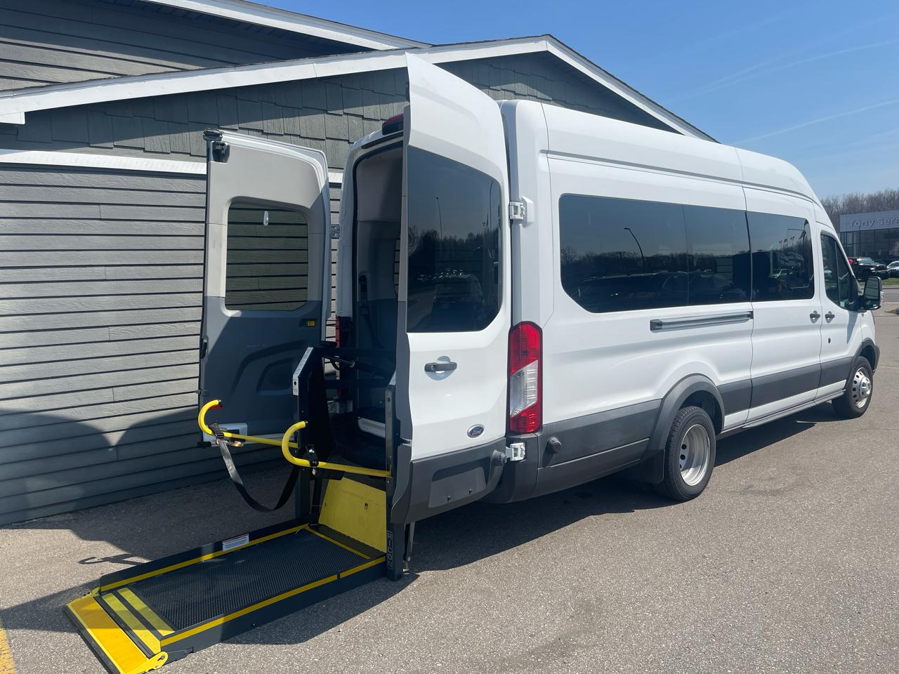 Ford Transit Passenger Wagon T-350 148" EL High Roof XL Sliding RH Dr DRW 2018