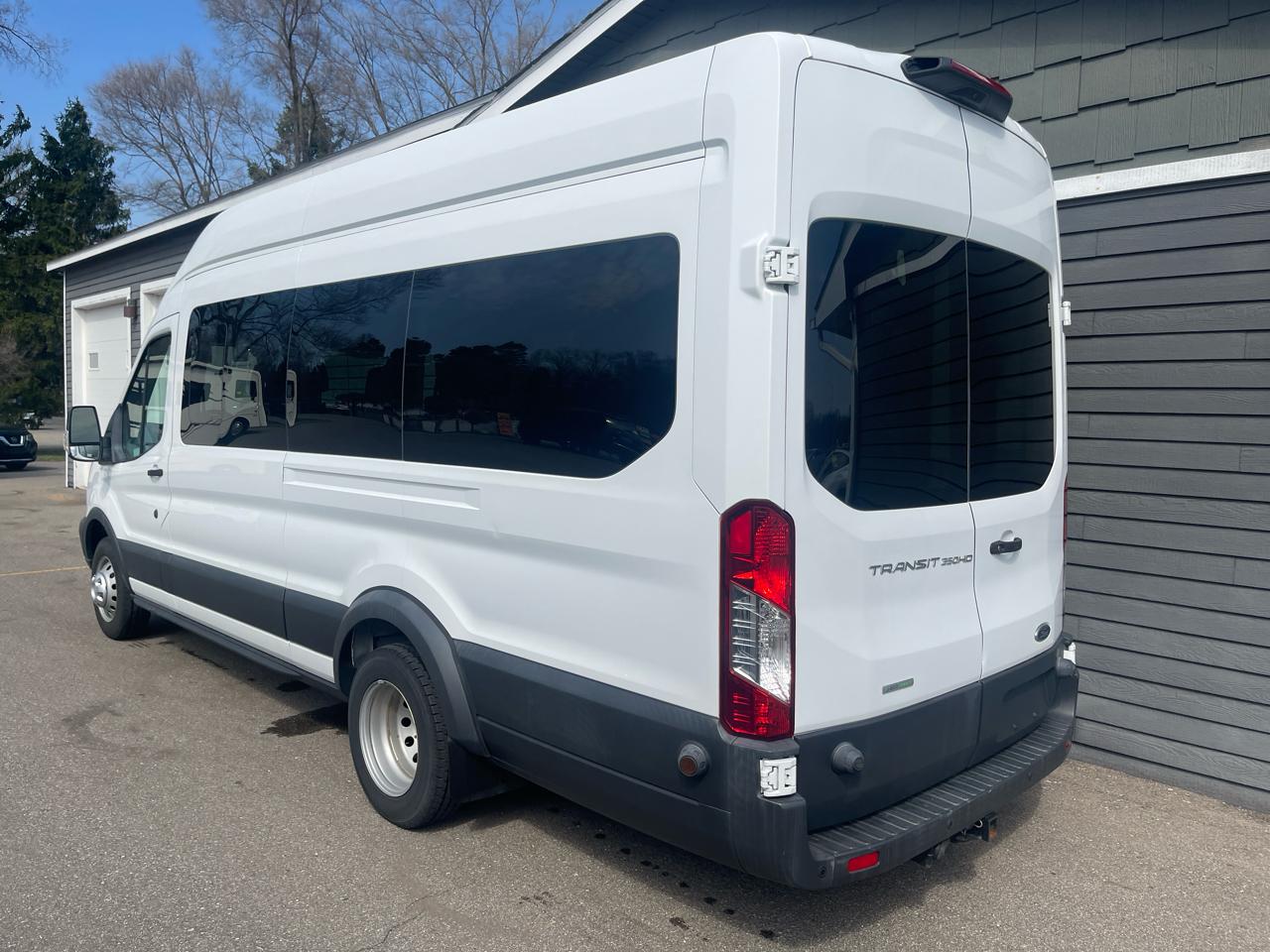 Ford Transit Passenger Wagon T-350 148" EL High Roof XL Sliding RH Dr DRW 2018