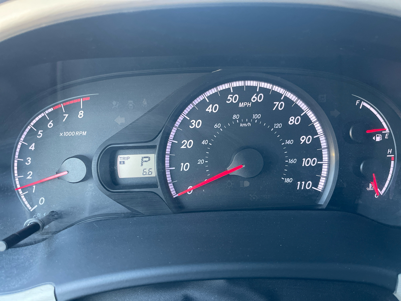 Toyota Sienna 5dr 7-Pass Van V6 LE AAS FWD (Natl) 2012