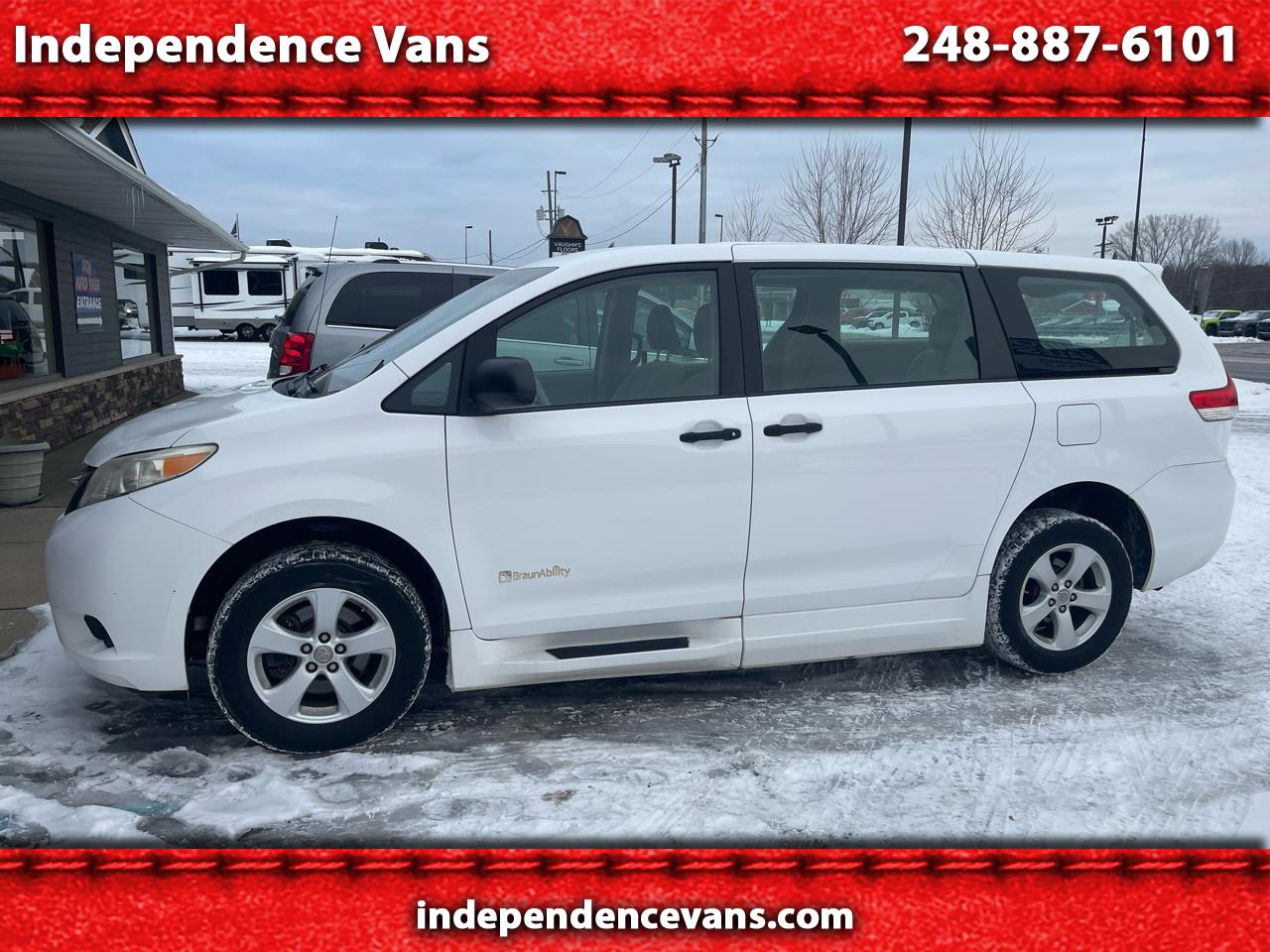 2012 Toyota Sienna 5dr 7-Pass Van V6 FWD (Natl)