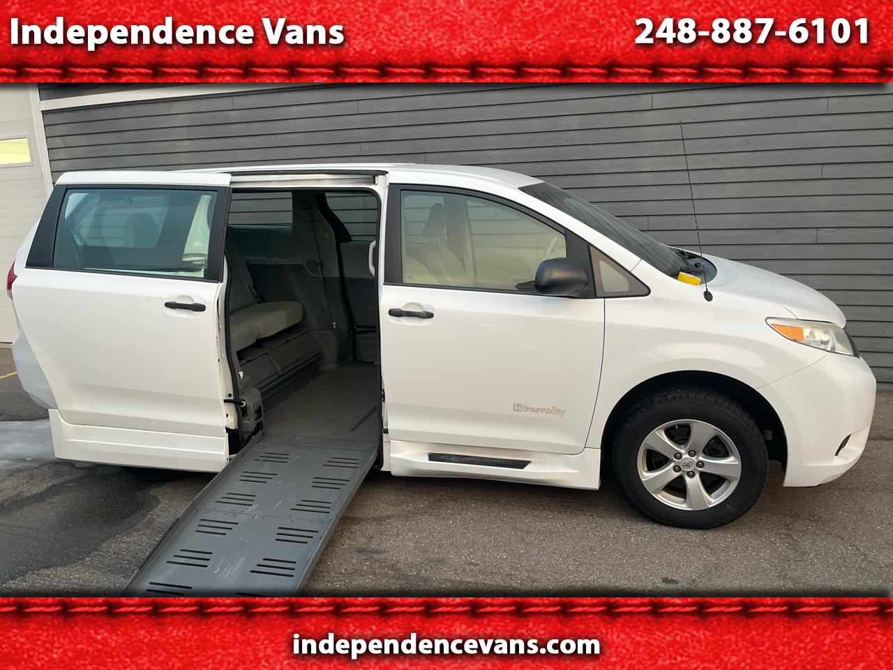 2012 Toyota Sienna 5dr 7-Pass Van V6 FWD (Natl)