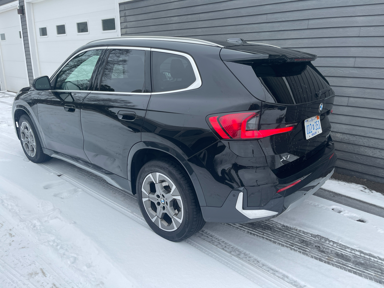 BMW X1 xDrive28i Sports Activity Vehicle 2025