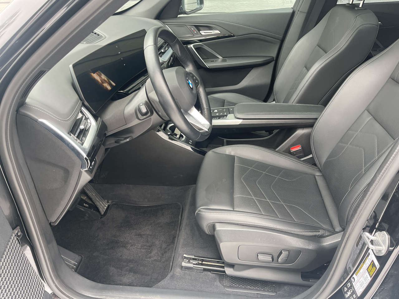 BMW X1 xDrive28i Sports Activity Vehicle 2025