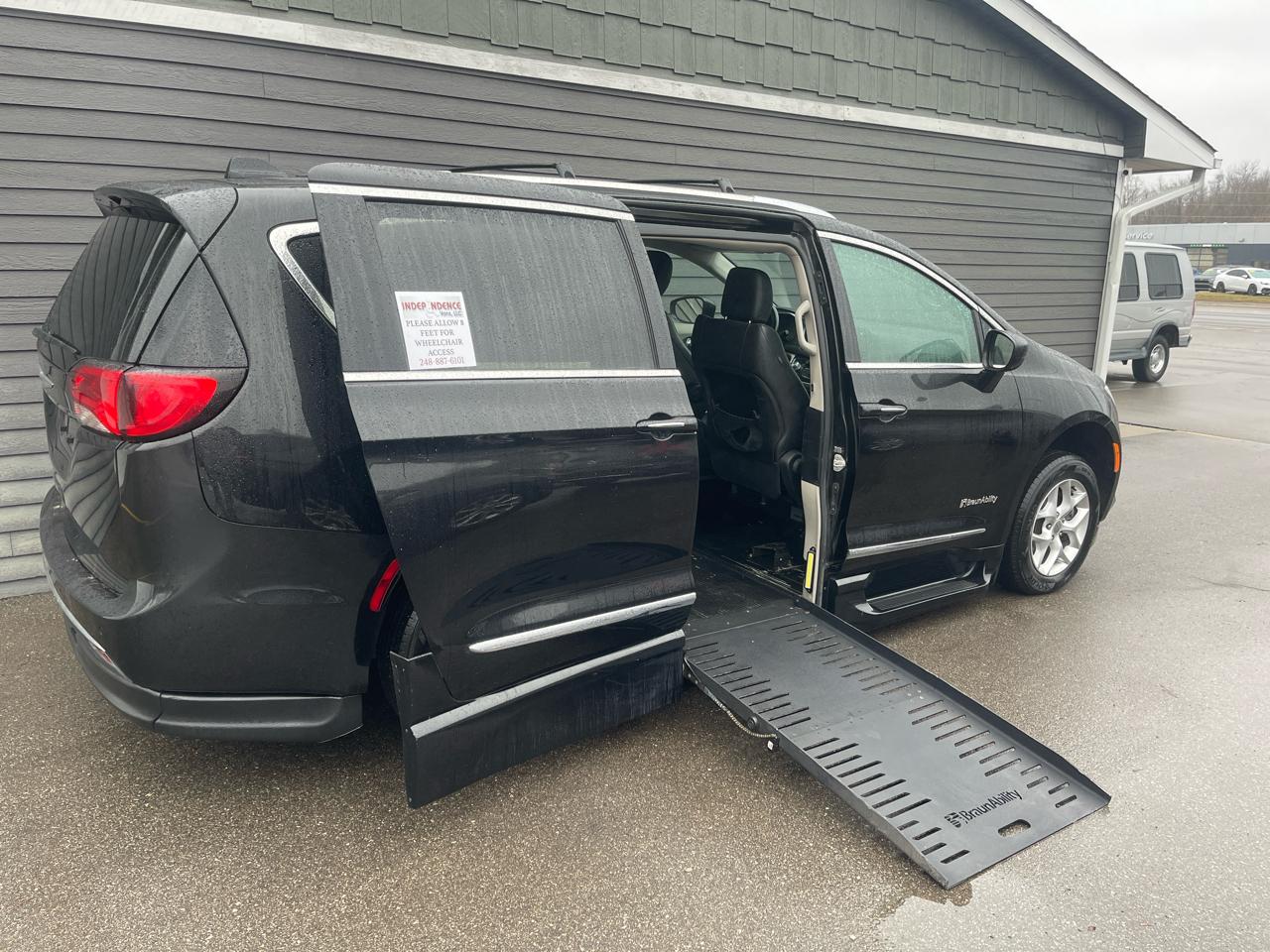 Chrysler Pacifica Touring L FWD 2020