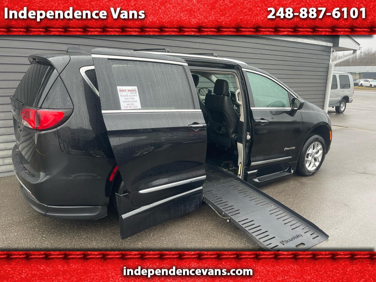 2020 Chrysler Pacifica Touring L FWD