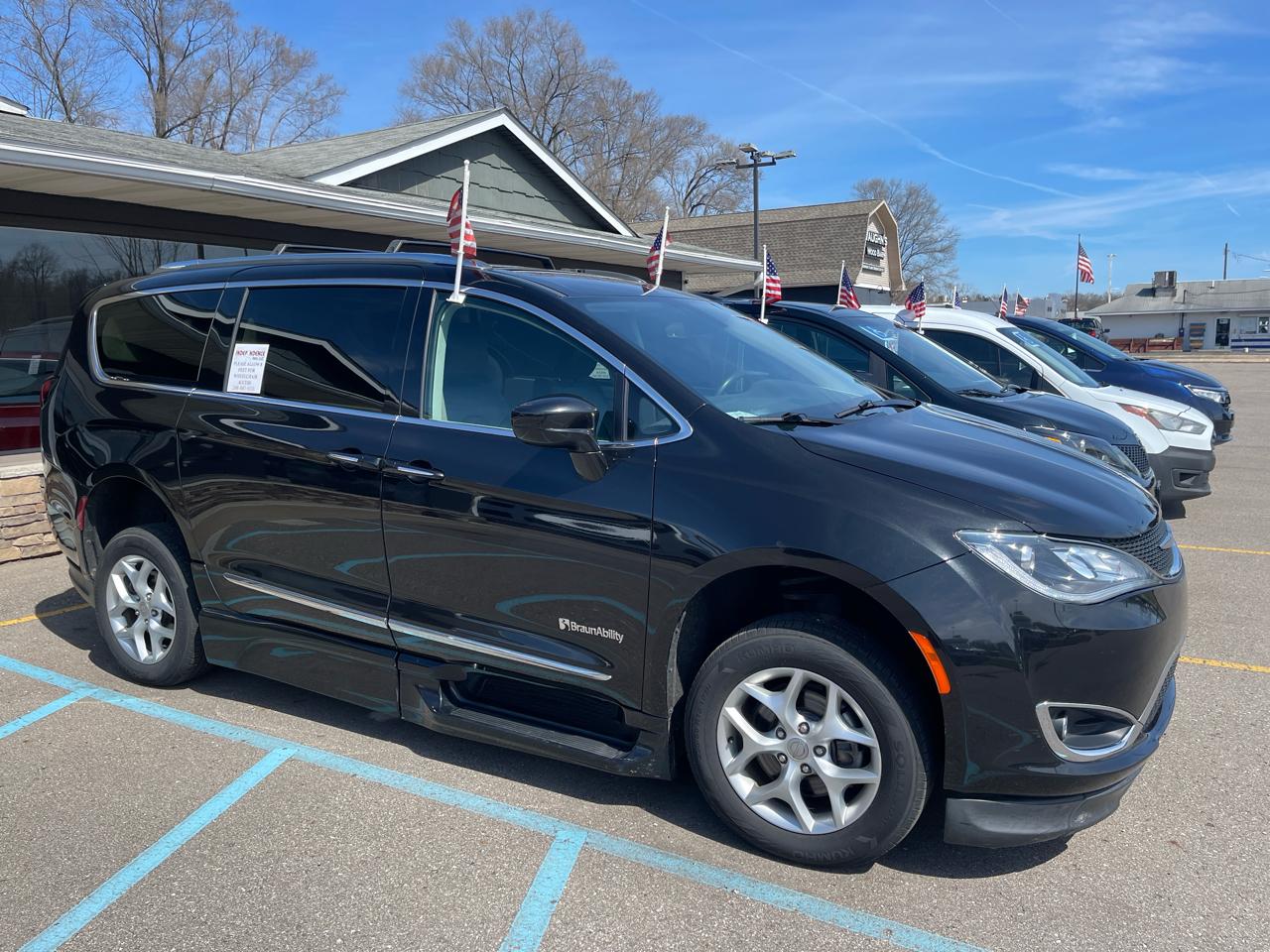 Chrysler Pacifica Touring L FWD 2020