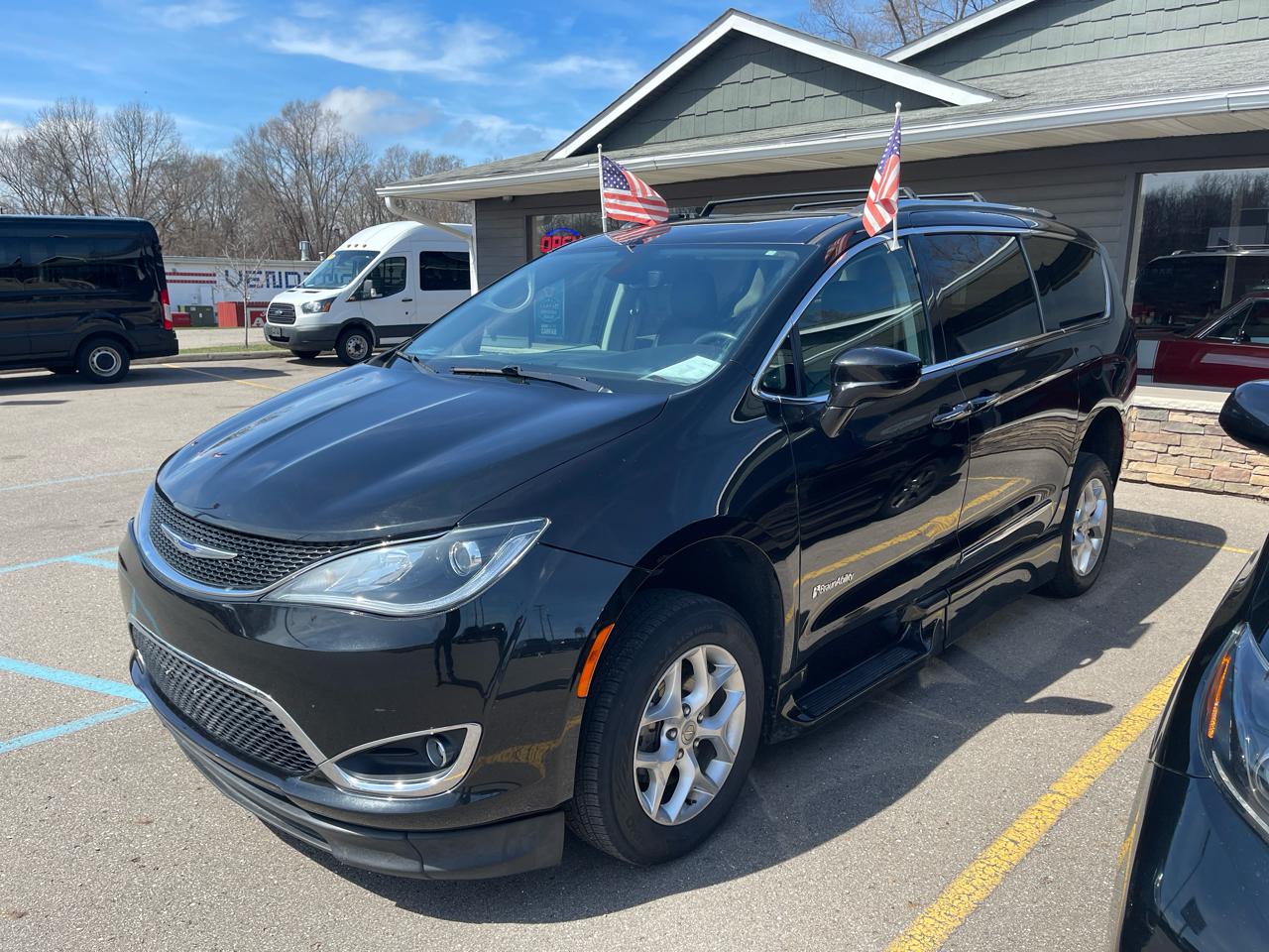 Chrysler Pacifica Touring L FWD 2020