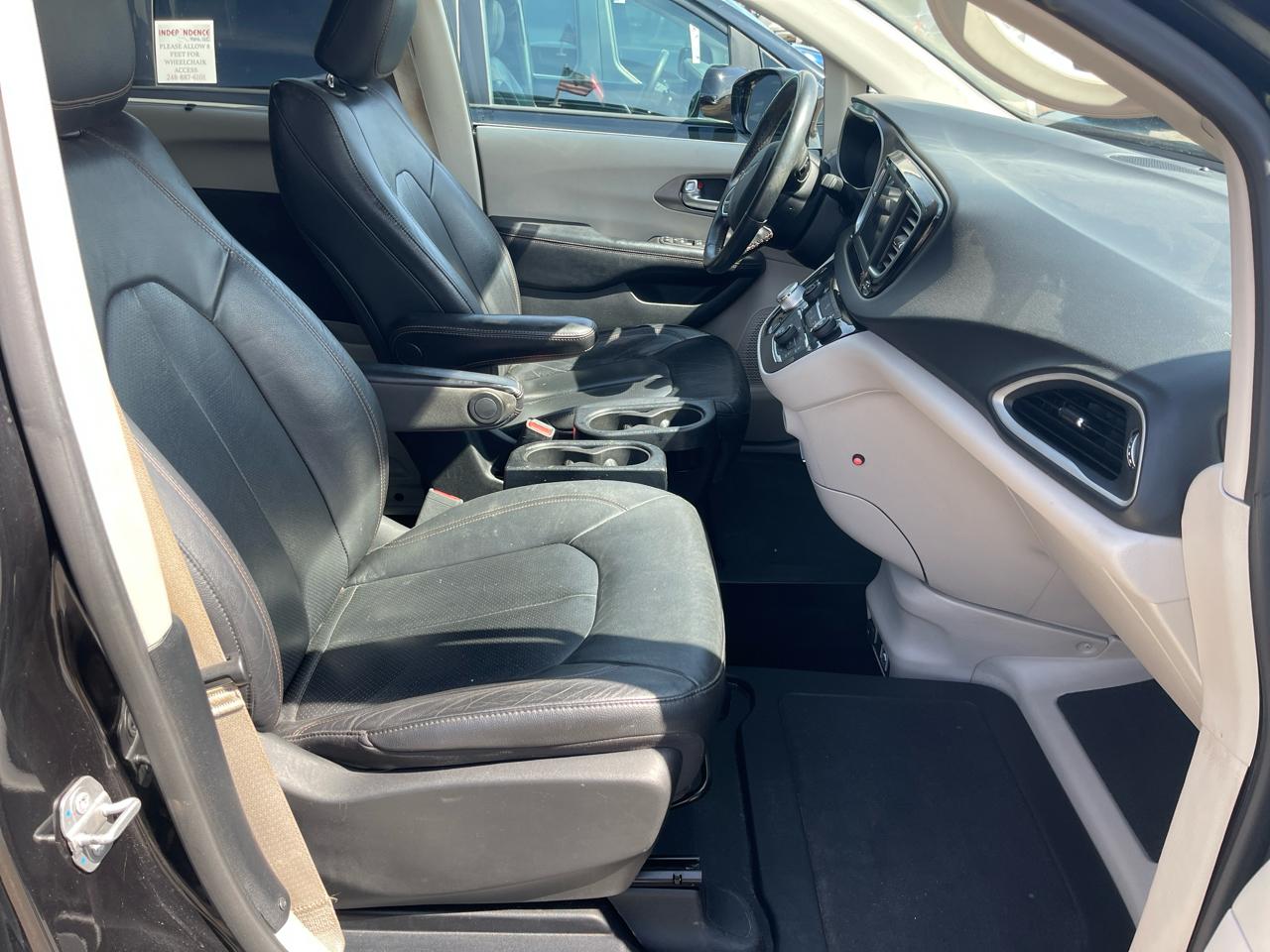 Chrysler Pacifica Touring L FWD 2020