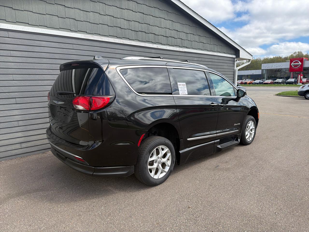 Chrysler Pacifica Touring L FWD 2020
