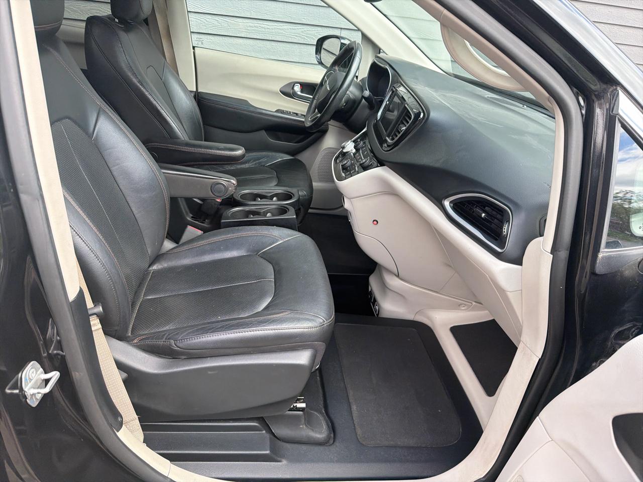 Chrysler Pacifica Touring L FWD 2020