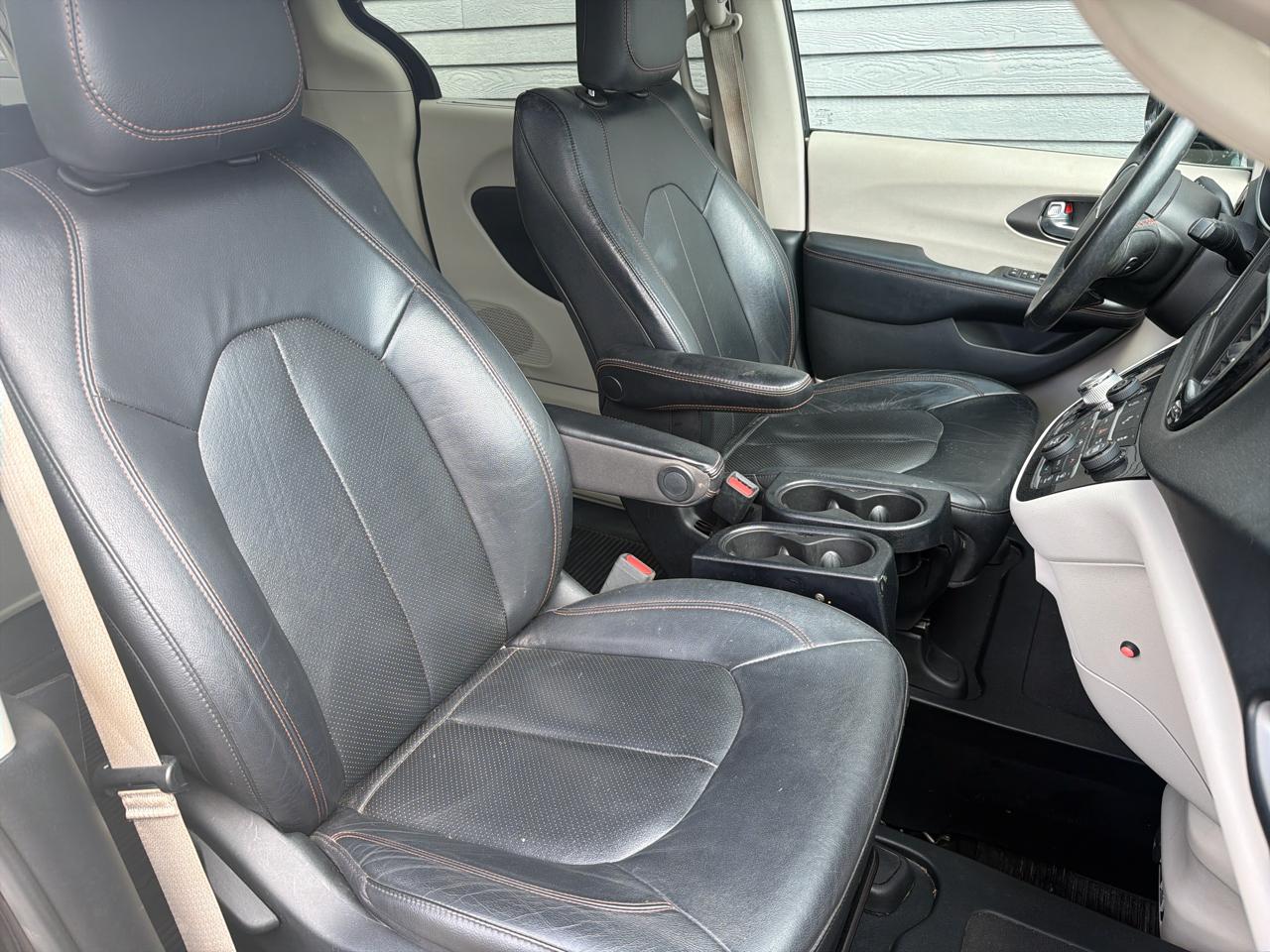 Chrysler Pacifica Touring L FWD 2020