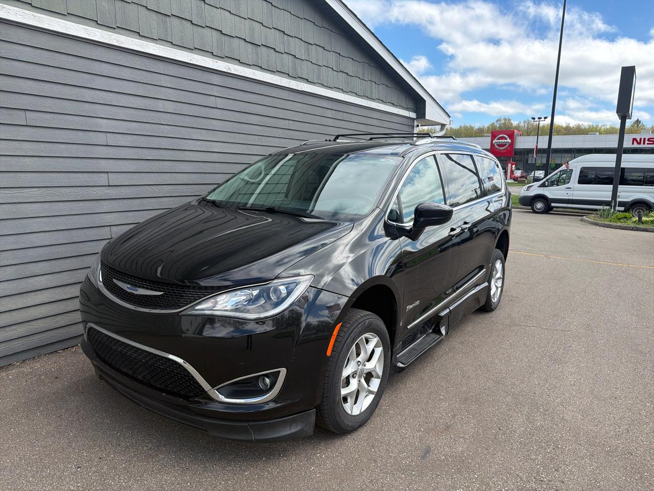 Chrysler Pacifica Touring L FWD 2020