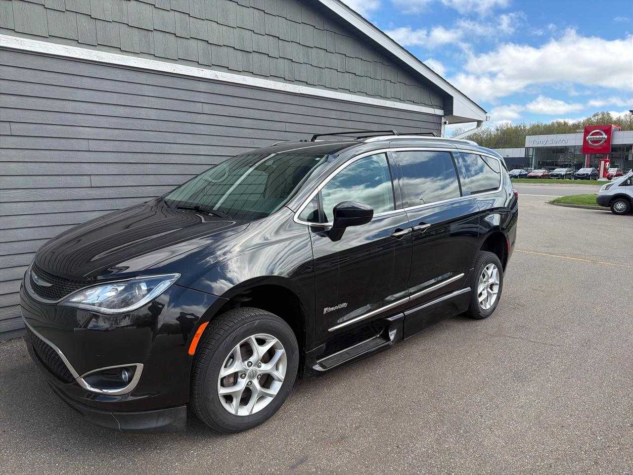 Chrysler Pacifica Touring L FWD 2020