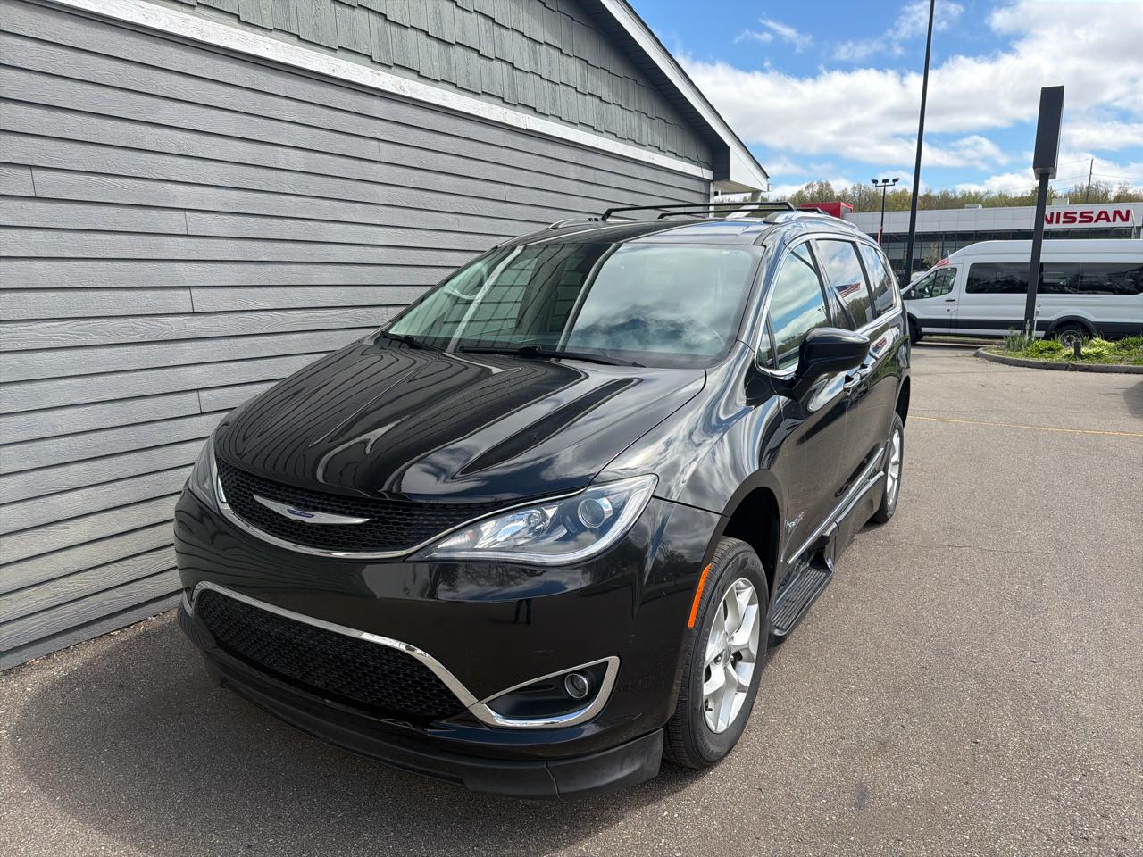 Chrysler Pacifica Touring L FWD 2020
