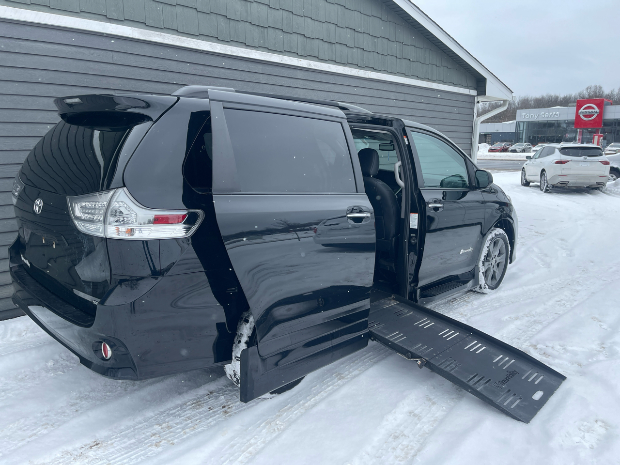 Toyota Sienna 5dr 8-Pass Van SE Premium  FWD (Natl) 2015