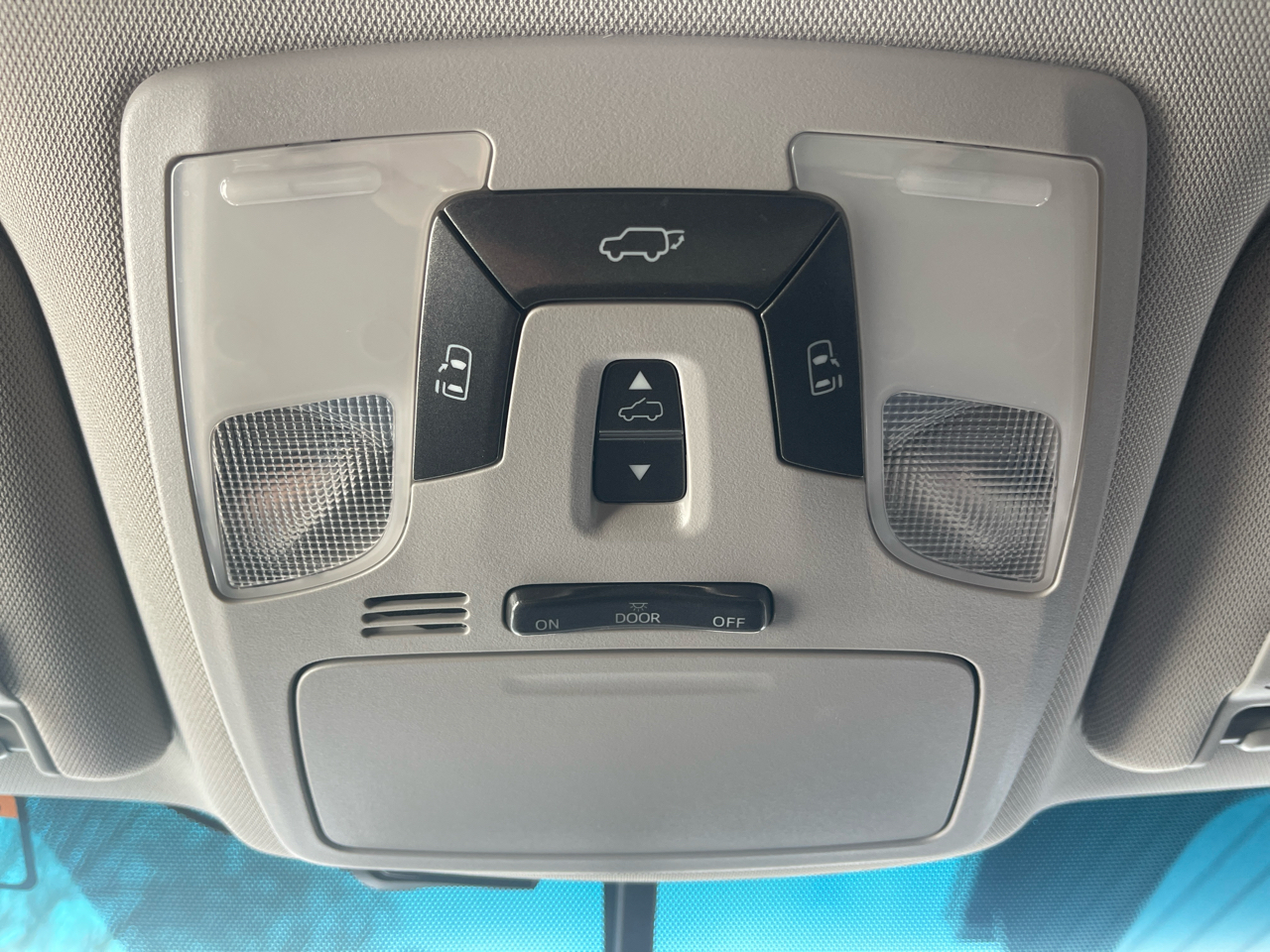 Toyota Sienna 5dr 8-Pass Van SE Premium  FWD (Natl) 2015