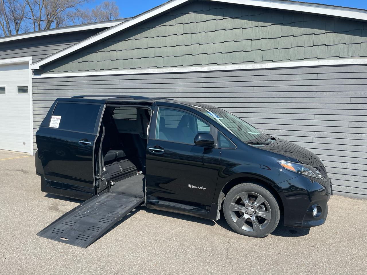 Toyota Sienna 5dr 8-Pass Van SE Premium  FWD (Natl) 2015