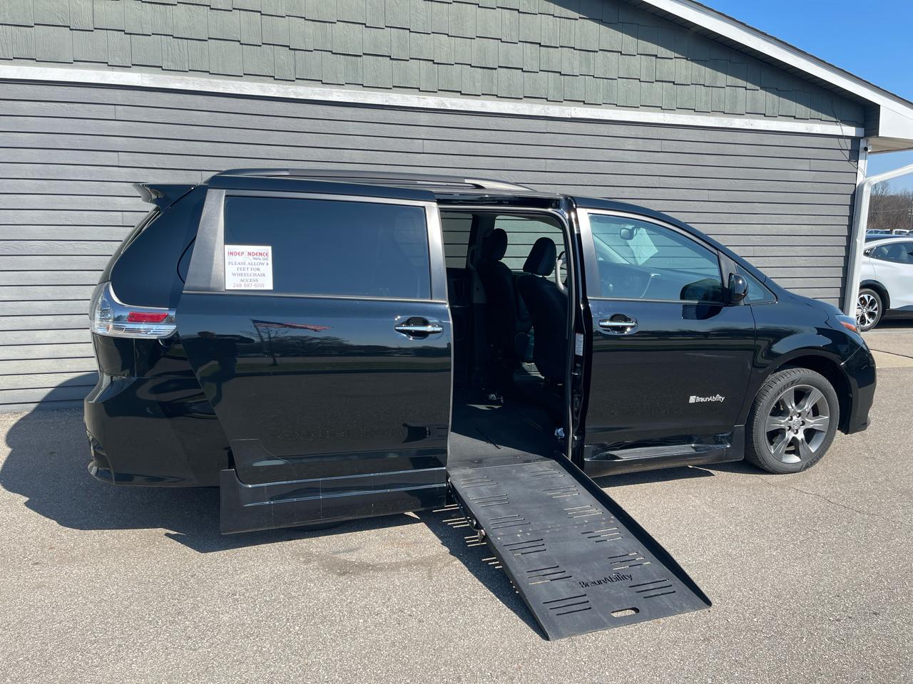 Toyota Sienna 5dr 8-Pass Van SE Premium  FWD (Natl) 2015