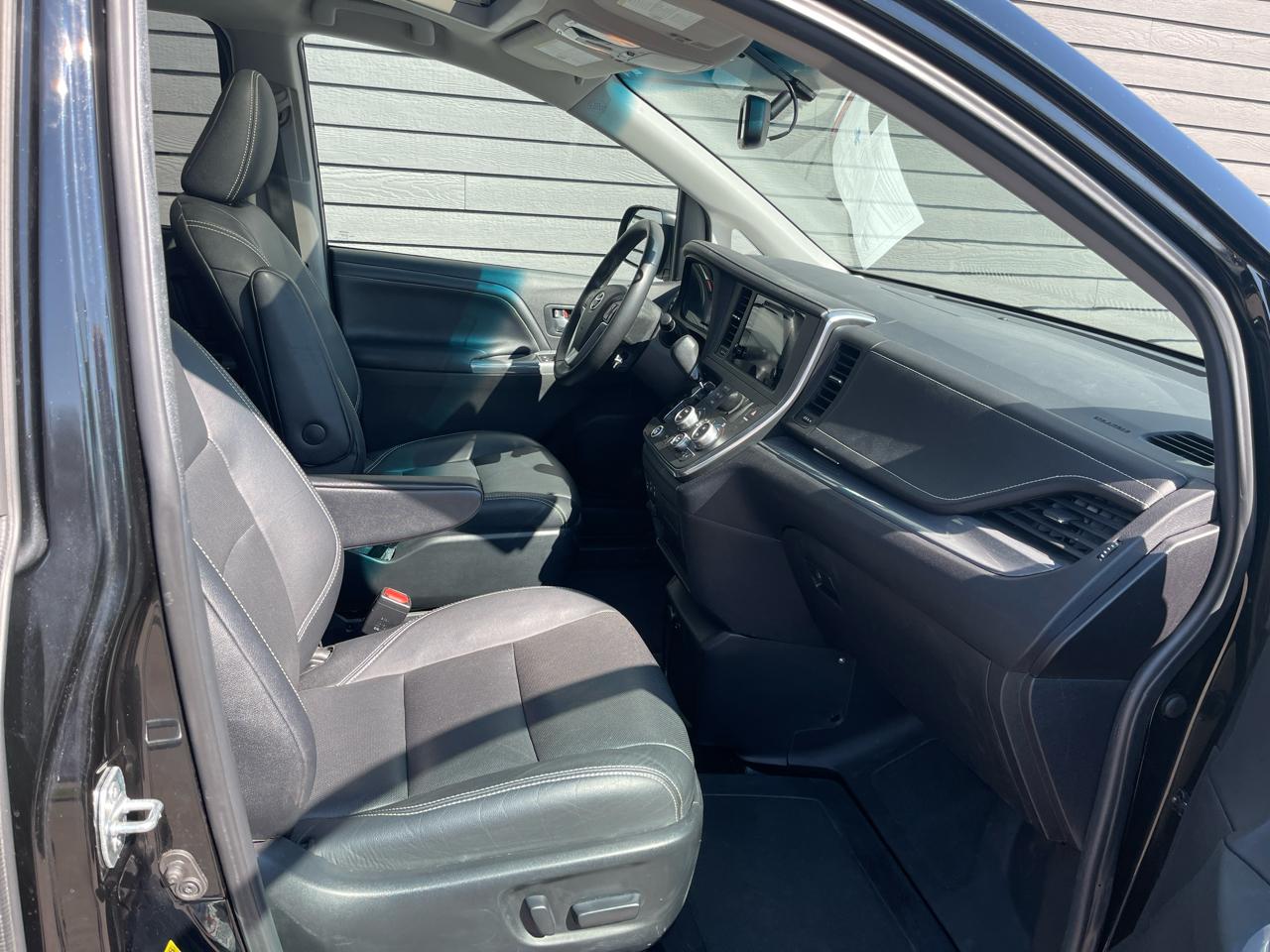 Toyota Sienna 5dr 8-Pass Van SE Premium  FWD (Natl) 2015