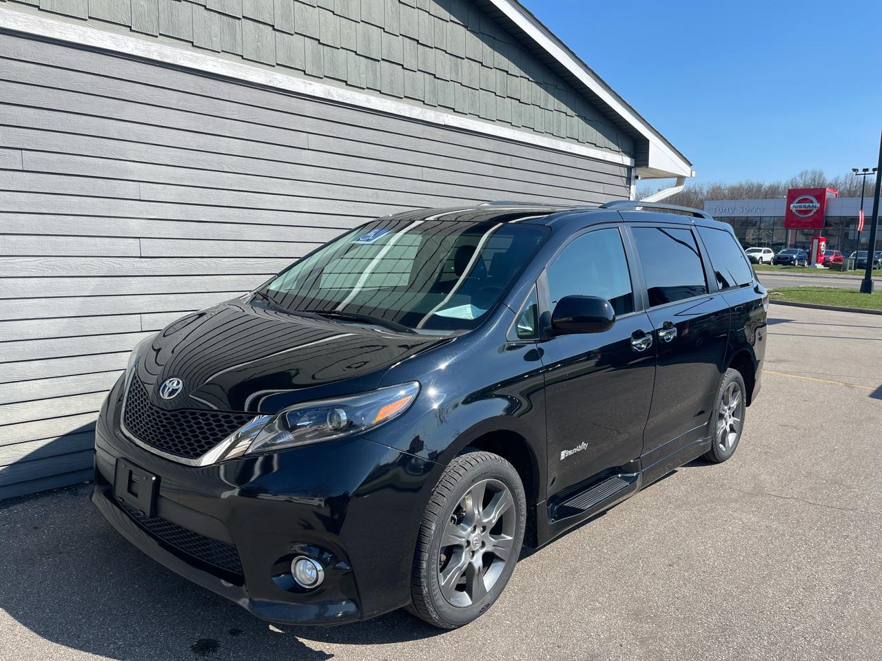 Toyota Sienna 5dr 8-Pass Van SE Premium  FWD (Natl) 2015